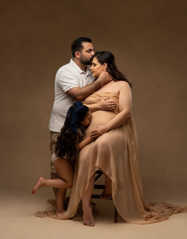 Maternity photography by Zahra